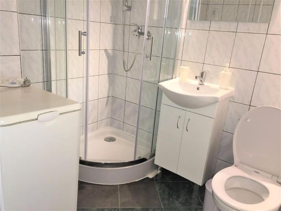 57 Lobzowska Bright Apartment Krakow Luaran gambar