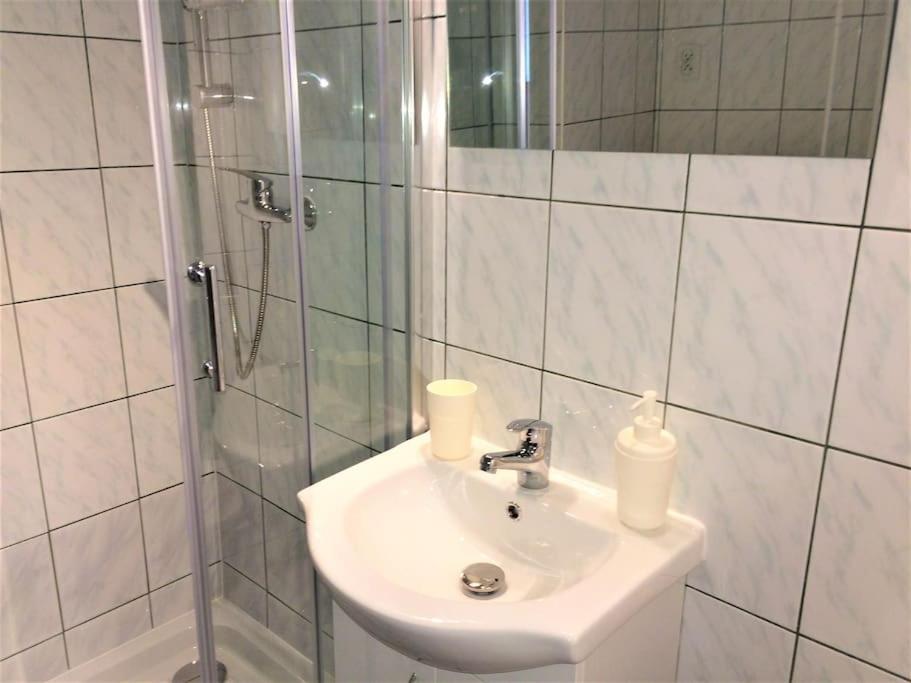 57 Lobzowska Bright Apartment Krakow Luaran gambar